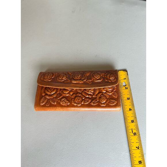 Artisan Tooled Flowers Leather Wallet - Made in Mexico - Credit Cards Coin Purse - Picture 6 of 7